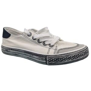 Blowfish Malibu Women SZ 6 Canvas Low Top Sneakers Lip Kiss Print Lace Up Size 8